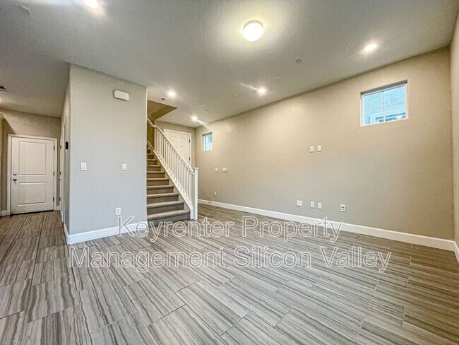 Foto del edificio - 24216 Nora Cir