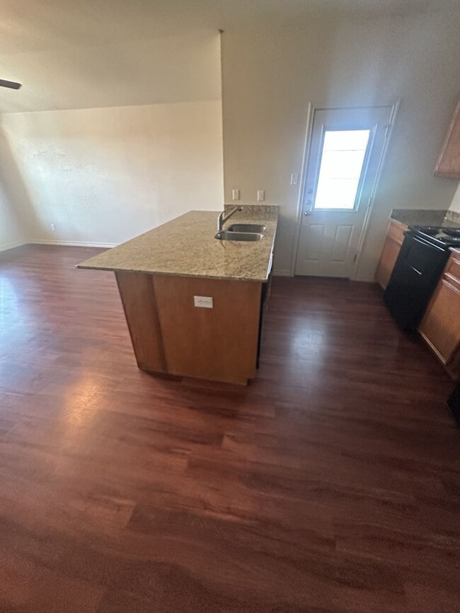 Foto del edificio - AVAILABLE NOW! (SECTION 8 ACCEPTED)