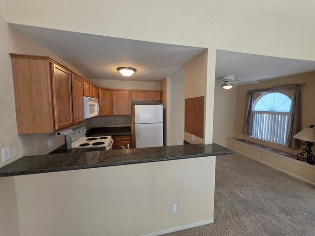 Foto del edificio - Resort Style Condo At The Lakes