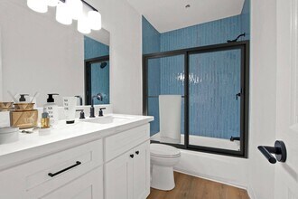 Interior Photo - Montana Avenue