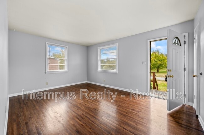 Foto del edificio - 114 Old Trinity Ln