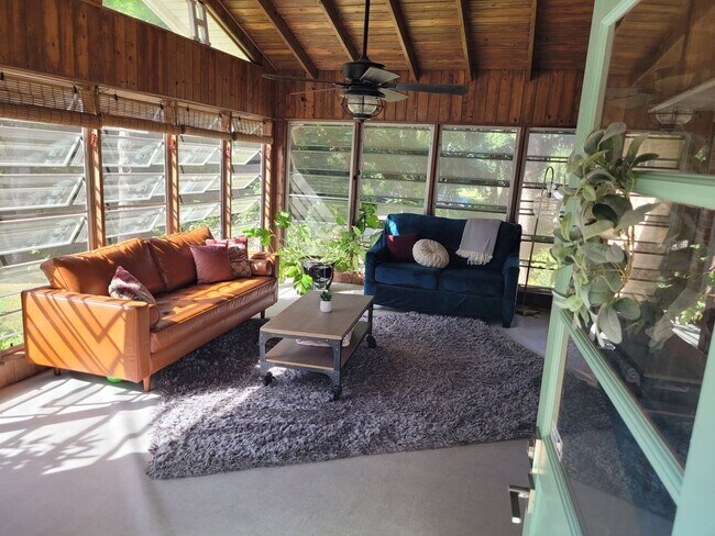 Building Photo - 509 Grandview Dr