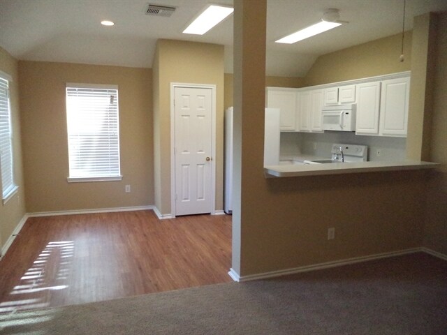 Foto del edificio - 5214 Flax Bourton St