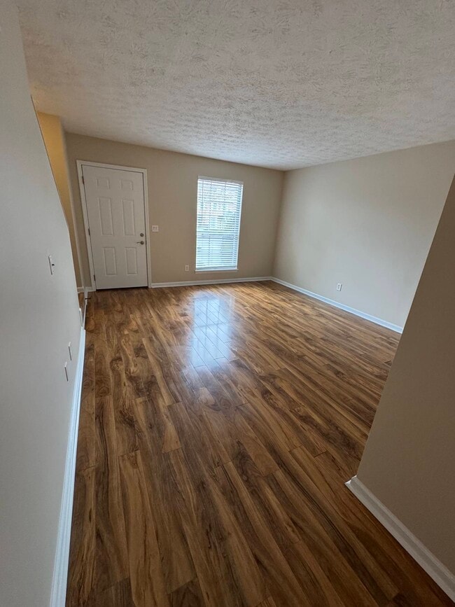 Foto del edificio - 109 Thistle Ln