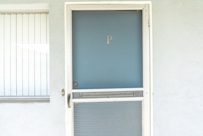 Building Photo - 1801 Fair Oaks Ave