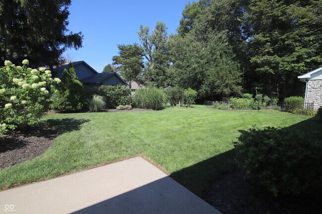 Building Photo - 730 High Dr