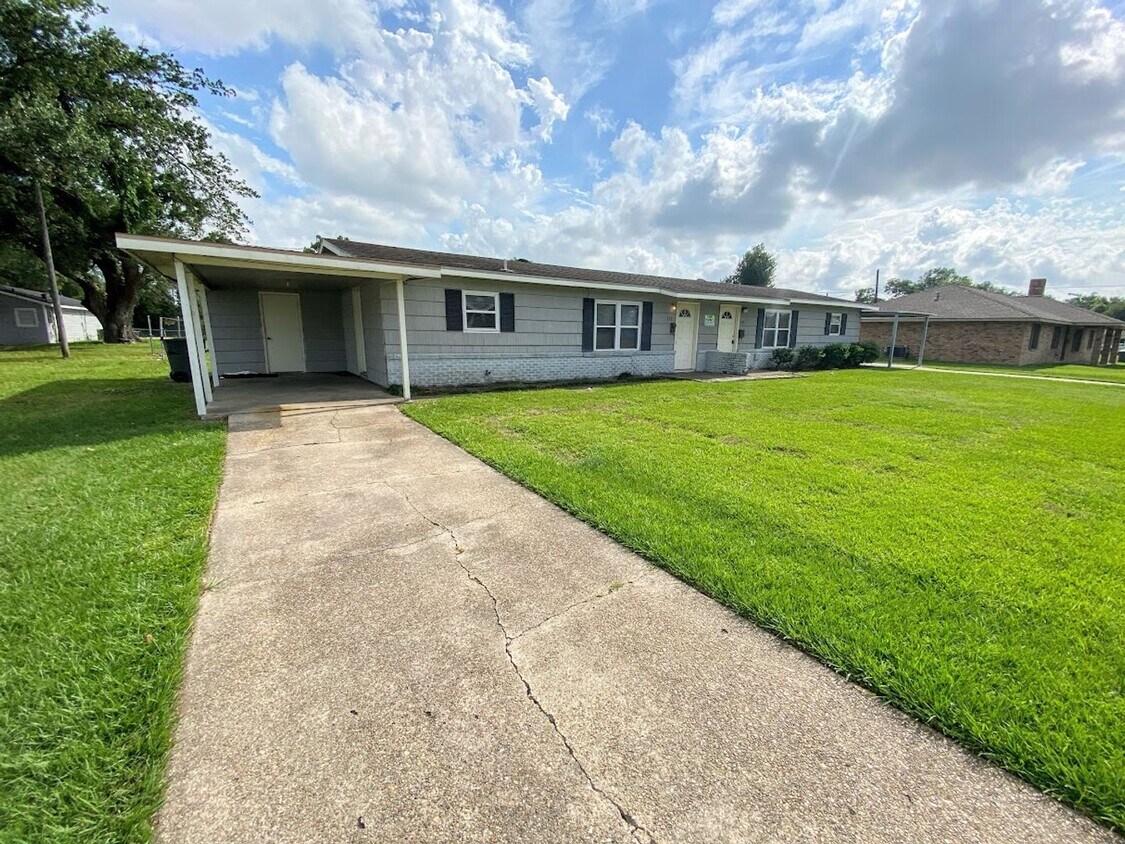 512 E Claude St, Lake Charles, LA 70605 House Rental in Lake Charles