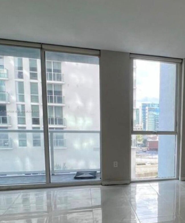 Foto del edificio - 253 NE 2nd St