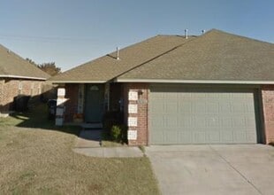 Building Photo - 9701 SW 16th St
