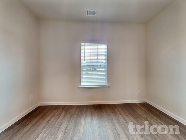 Building Photo - 1251 Fendt Dr