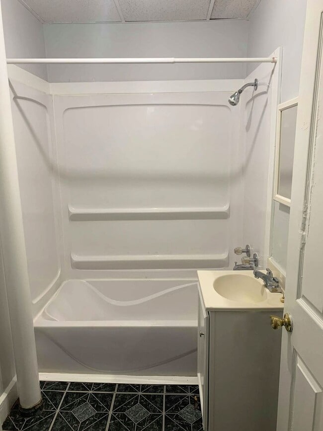 Photo - 635-639 Oregon Street Apartment