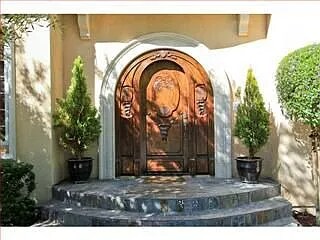 Foto del edificio - "Elegant 5-Bedroom Oasis with 4 Luxurious ...