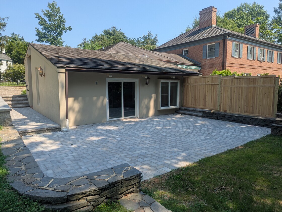 Foto principal - 213 Constitution Dr