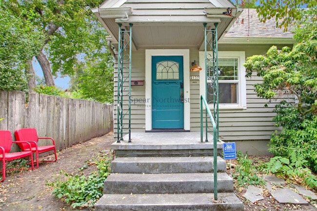 Building Photo - 2137 N Sumner St