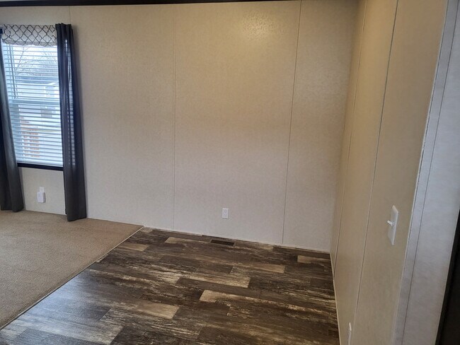 Building Photo - 256 Spruce