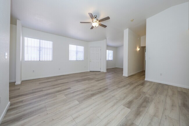 Building Photo - 3167 W Alexanderwood Dr