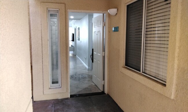 Foto del edificio - 270 E Flamingo Rd