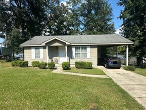 Building Photo - 157 Lakeview Dr S