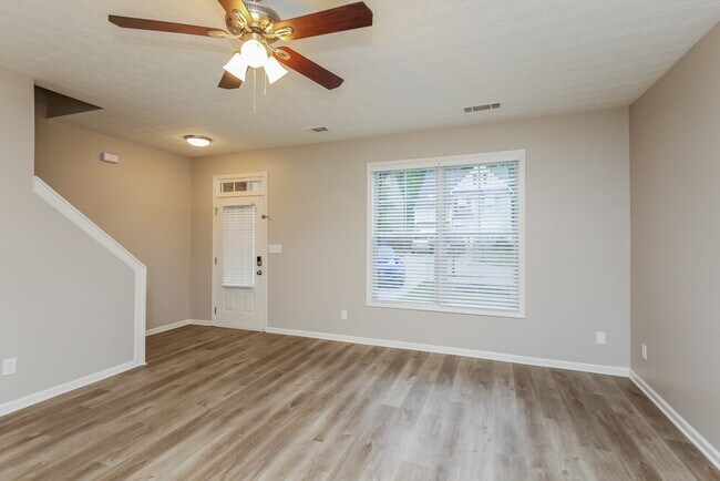 Foto del edificio - 422 Marsh Lake Rd SE