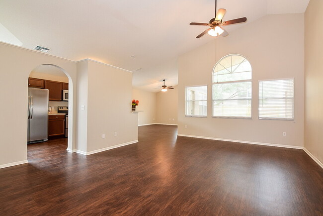 Foto del edificio - 12632 Darby Ave