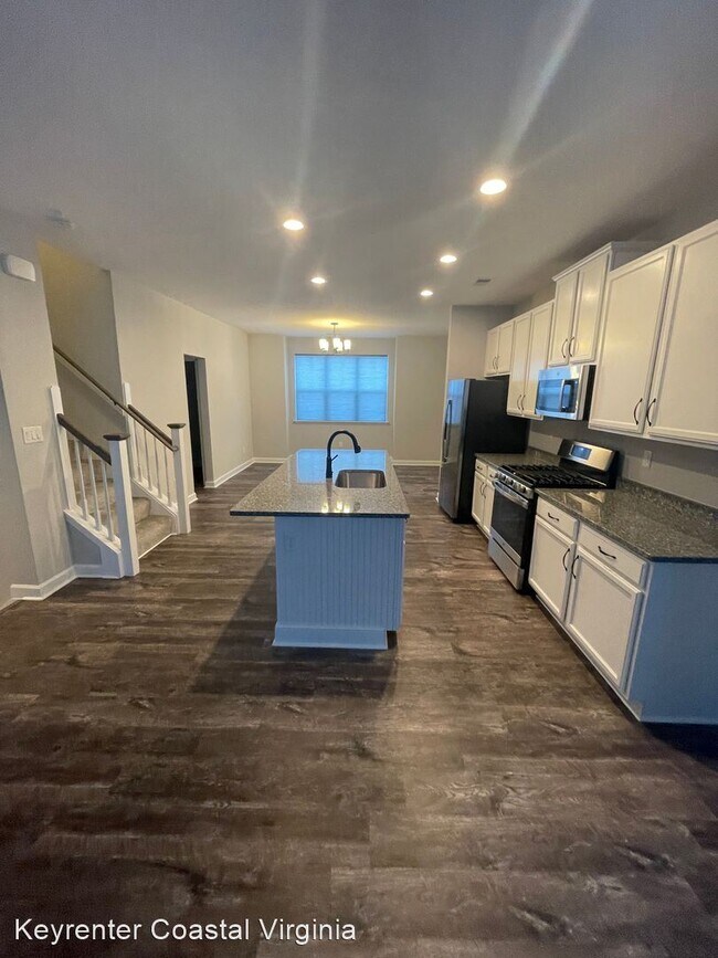 Building Photo - 4 br, 3.5 bath House - 1001 Opal Street Un...