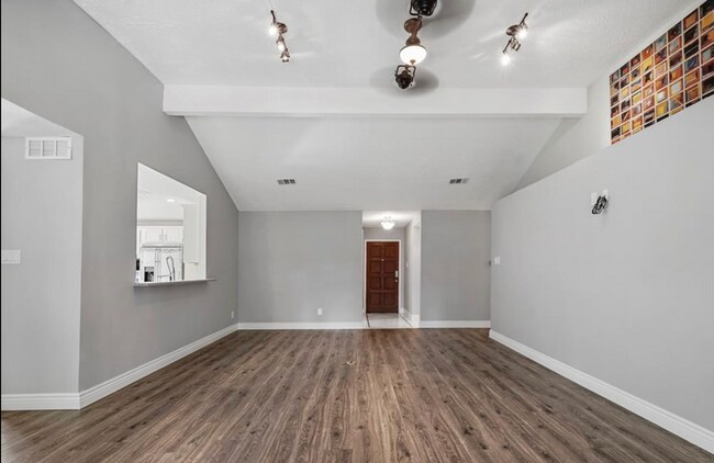 Foto del edificio - 2622 Gilliom Dr