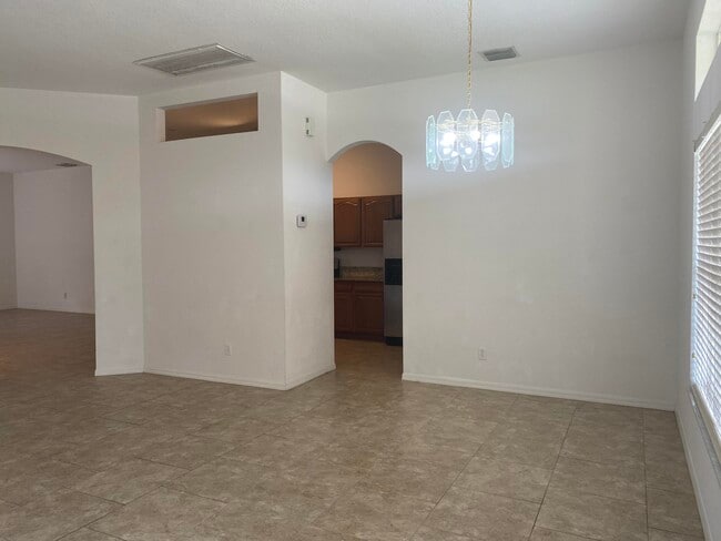 Building Photo - 5491 NW Dabney Ct