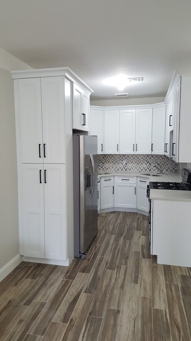 Foto del edificio - 50 Tompkins Ave