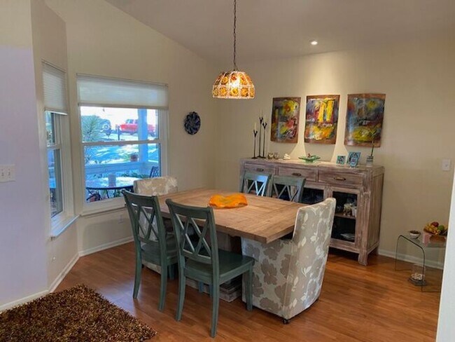 Foto del edificio - Florida living at its finest with the 2 bedrooms and 2 bathrooms plus a flex room home!