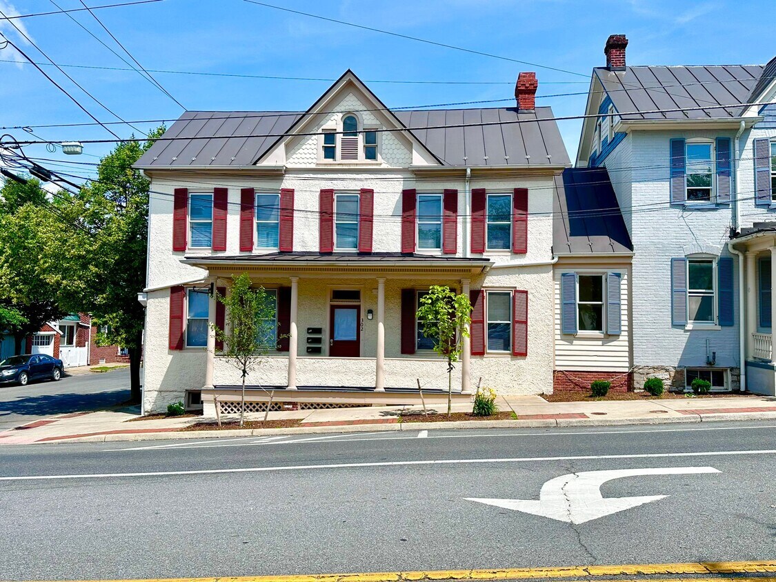 Primary Photo - 302 S Cameron St