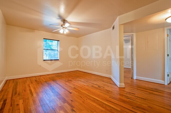 Foto del edificio - 2021 Fowler St NE