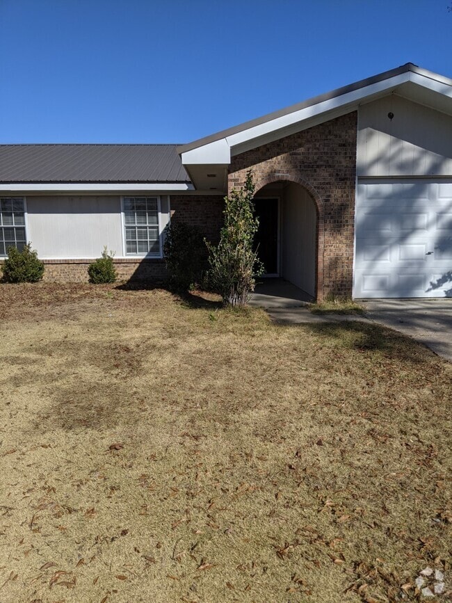 Building Photo - 2203 Glen Haven Dr