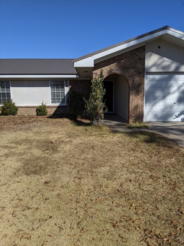 Foto principal - 2203 Glen Haven Dr