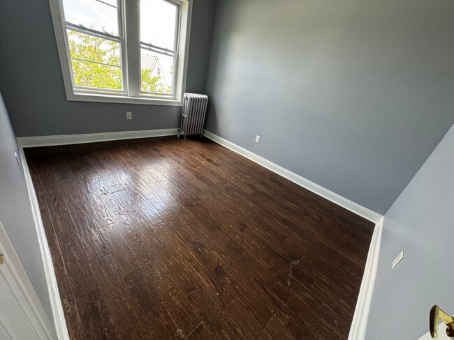 Building Photo - 735 Avenue A