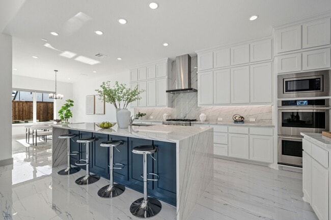 Building Photo - 10375 Great Days Dr