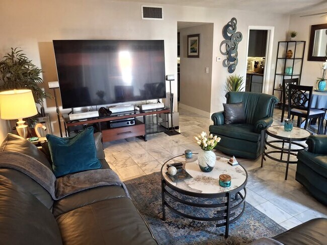 Foto del edificio - 1257 Drew St