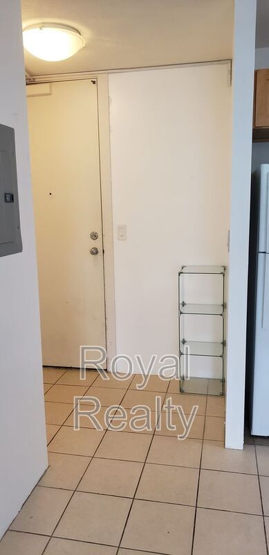 Building Photo - 430 Kaiolu St