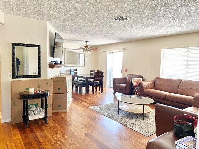 Foto del edificio - 900 Golden Springs Dr