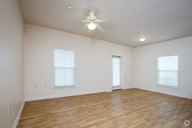 2BR, 1BA - 896SF - Living Room/Dining Room - Harmony Oaks