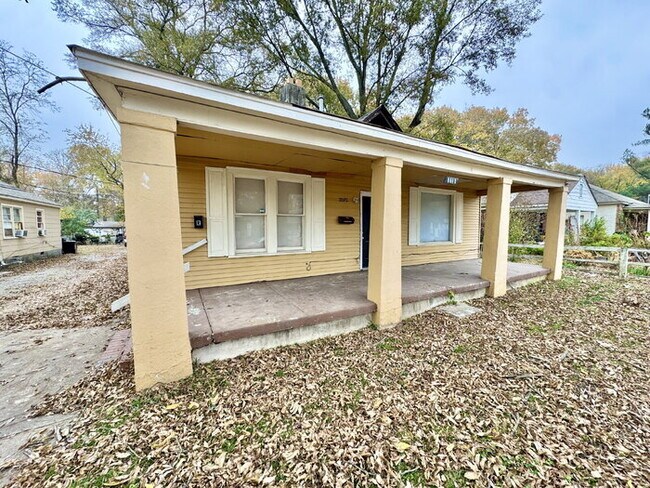 Building Photo - 3592 Vivia Ave