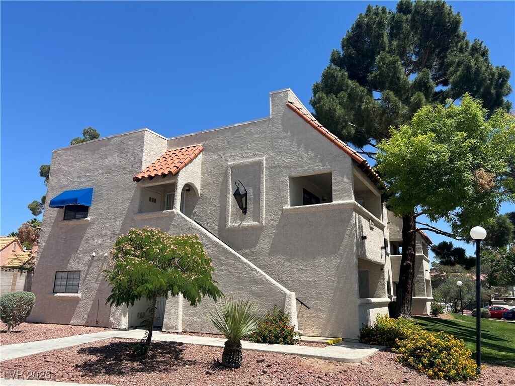 Building Photo - 101 Luna Way