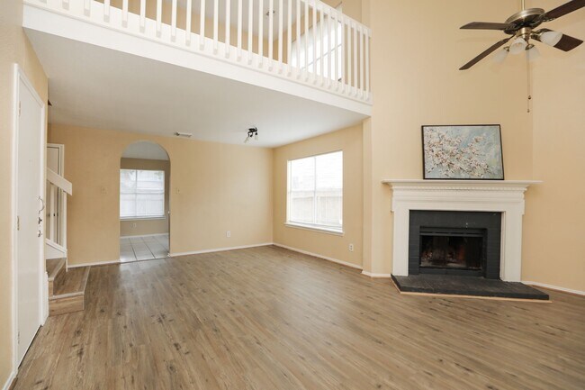 Foto del edificio - 17326 Harmony Hill Dr
