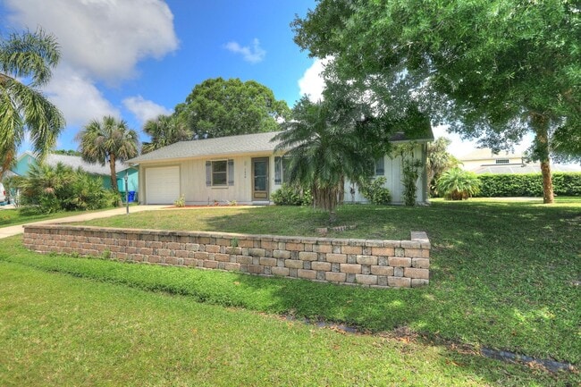Building Photo - 1690 Seahouse St