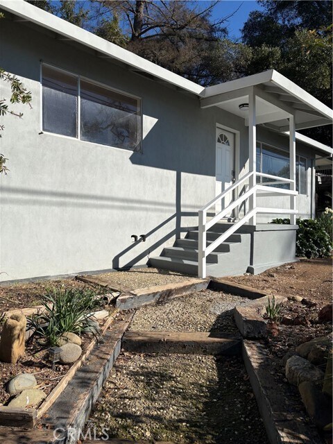 Foto del edificio - 4096 Lakeshore Blvd