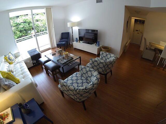Foto del edificio - 2775 NE 187th St