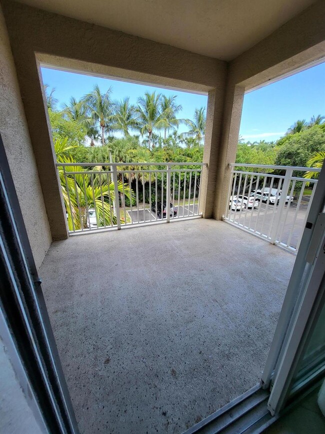 Building Photo - 6511 Emerald Dunes Dr