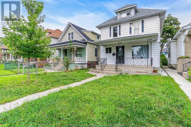 Building Photo - 932 Hall Ave