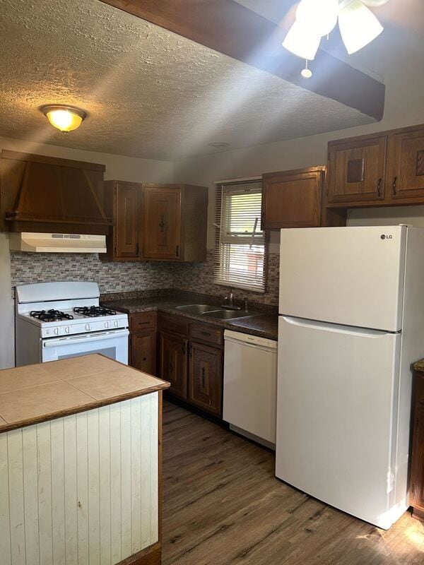 Building Photo - 1098 Wyley Ave
