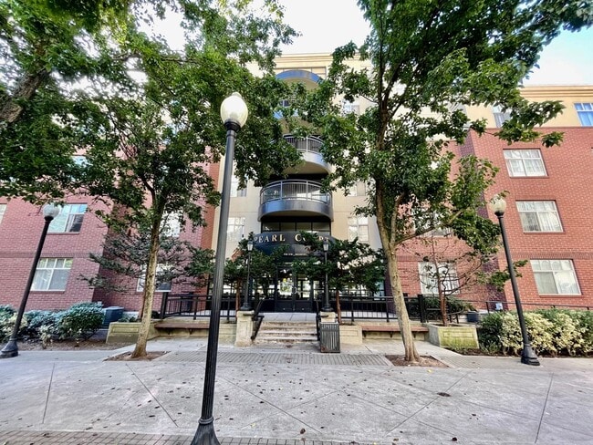 Building Photo - Pearl Court Apartments