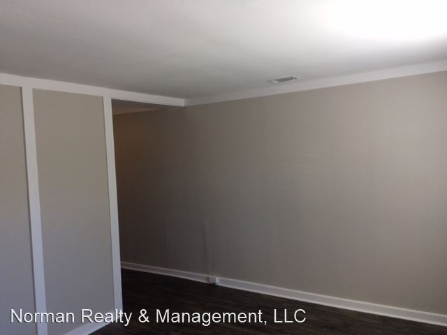 Building Photo - 976 Live Oak Dr
